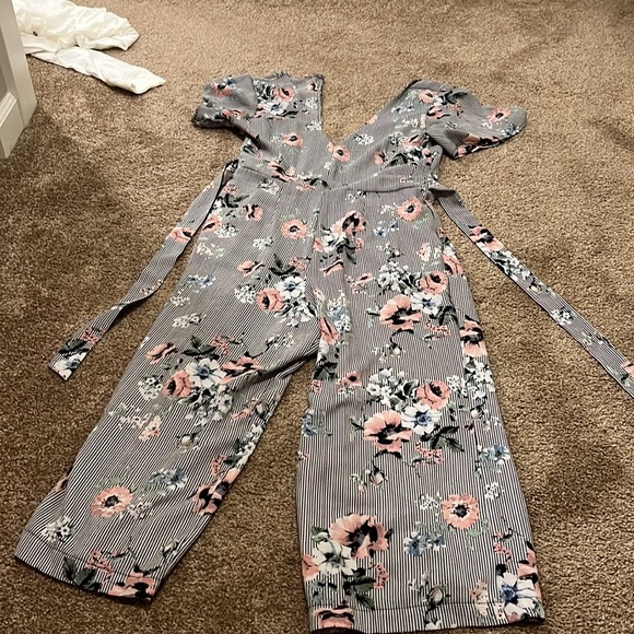 Pant suit - Picture 2 of 4